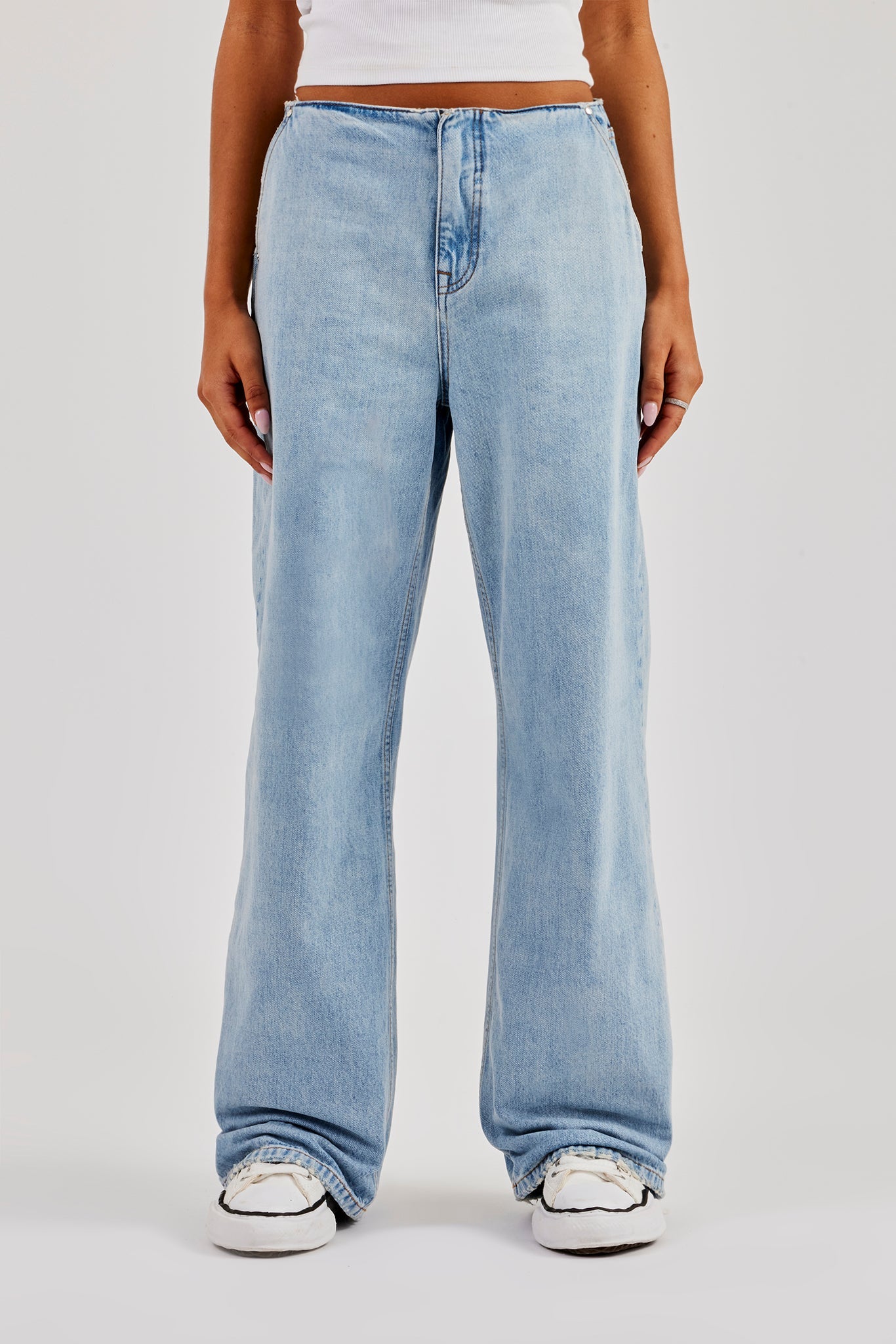 Baggy Jean With Waistband Detail - Bleach Wash