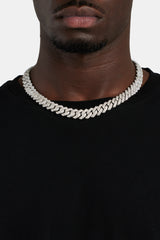 Male model wearing the 14 mm prong cuban chain 