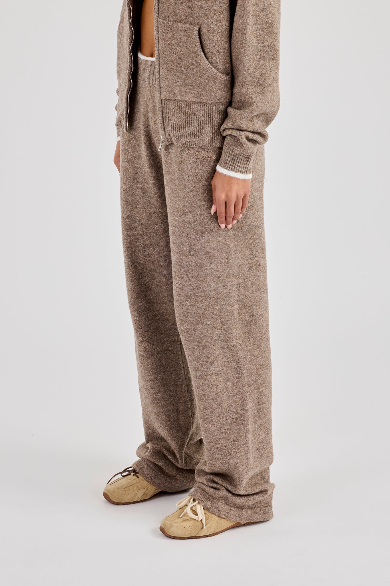 Knitted Jogger With Contrast Tipping - Taupe