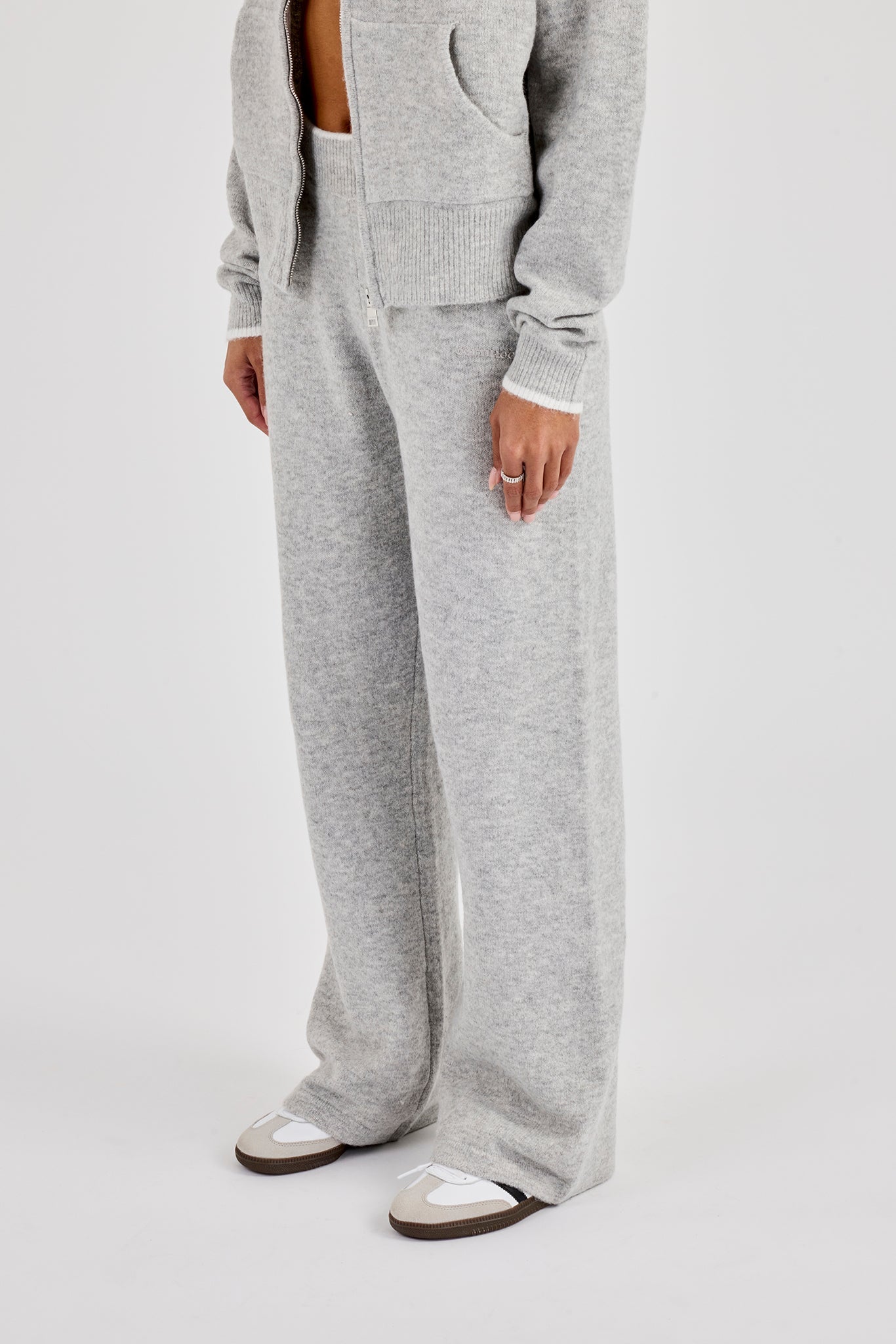 Knitted Jogger With Contrast Tipping - Grey