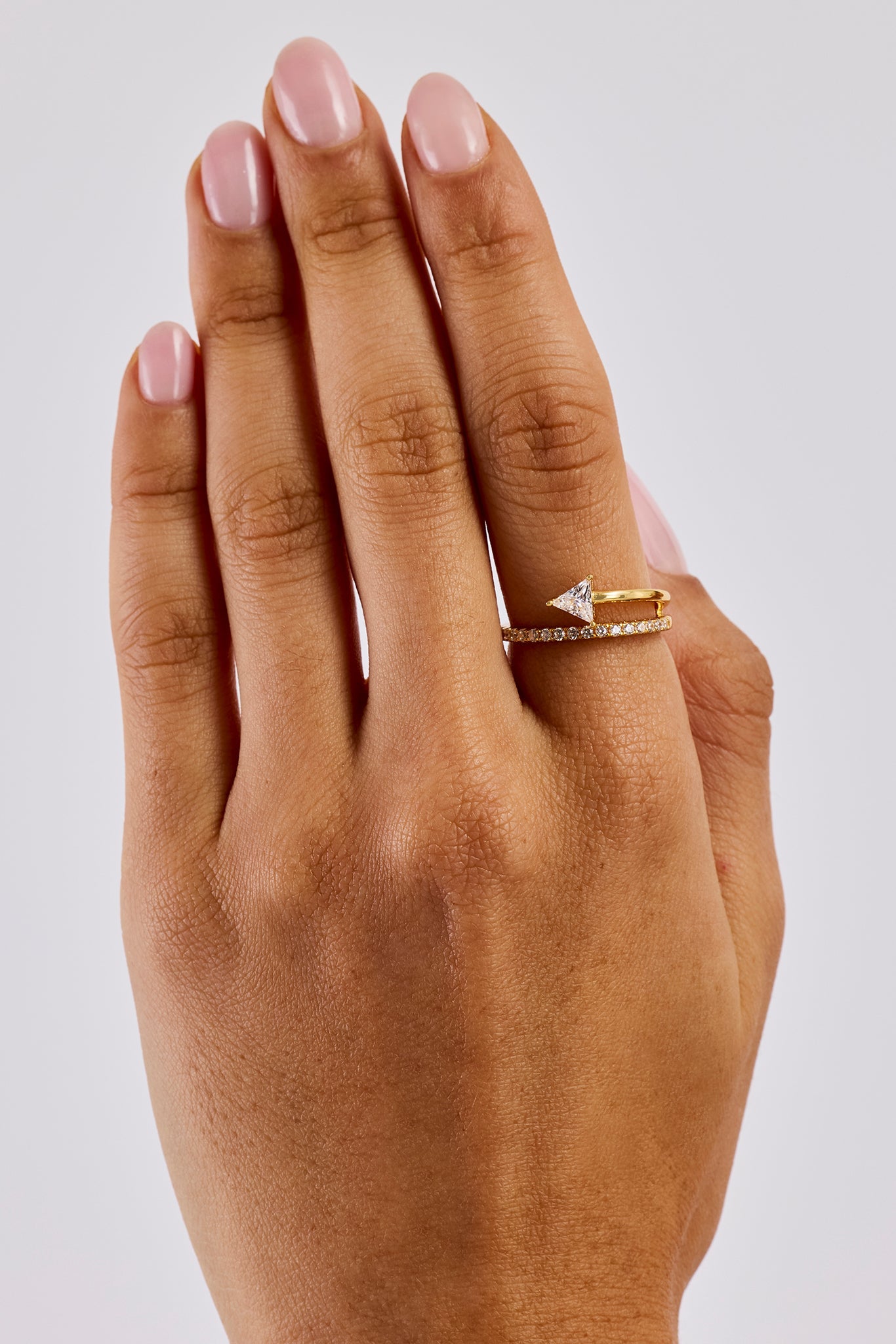 Triangle Iced Band Twist Ring - 1.5mm - Gold