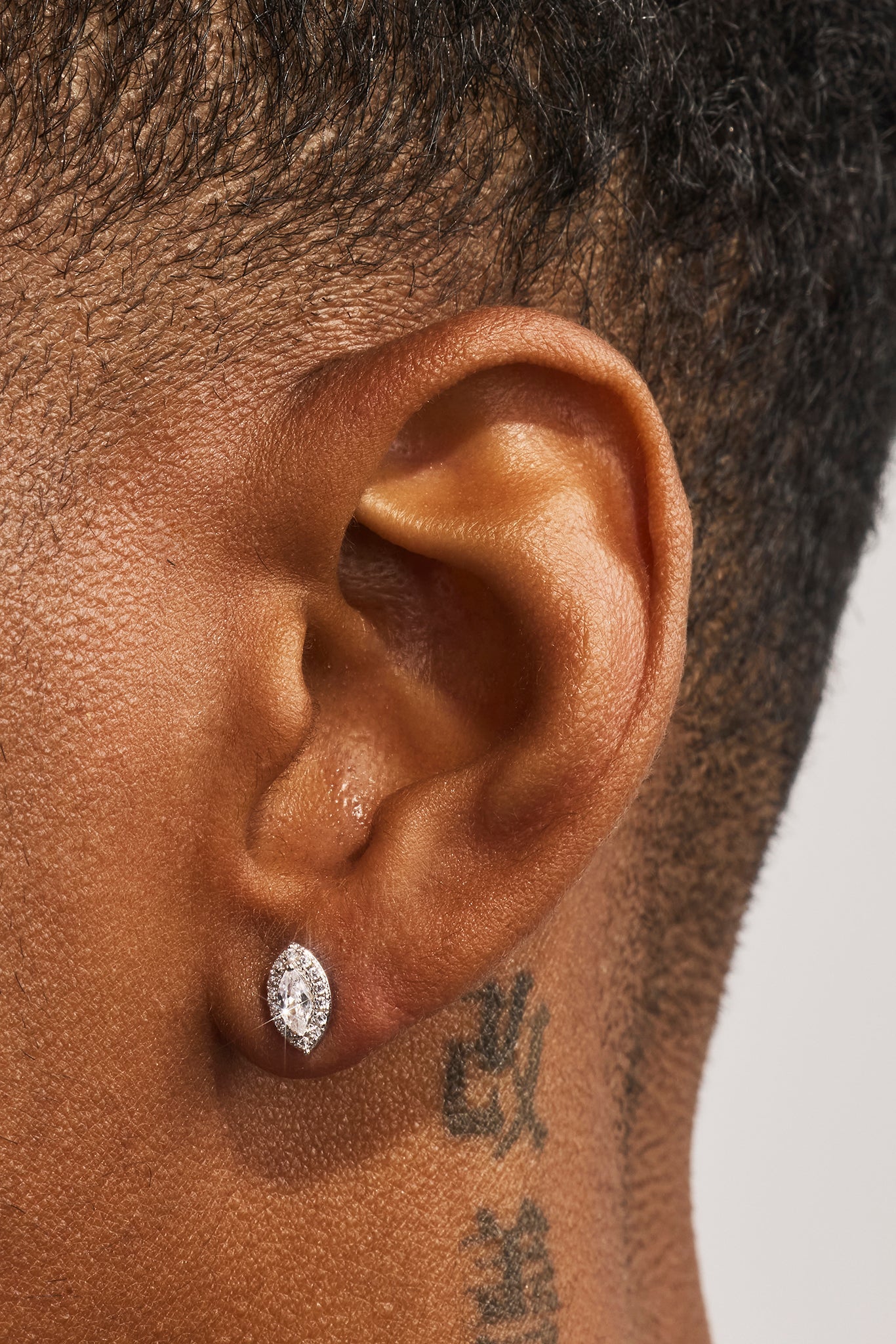 Marquise Stud Earrings - 8mm - White