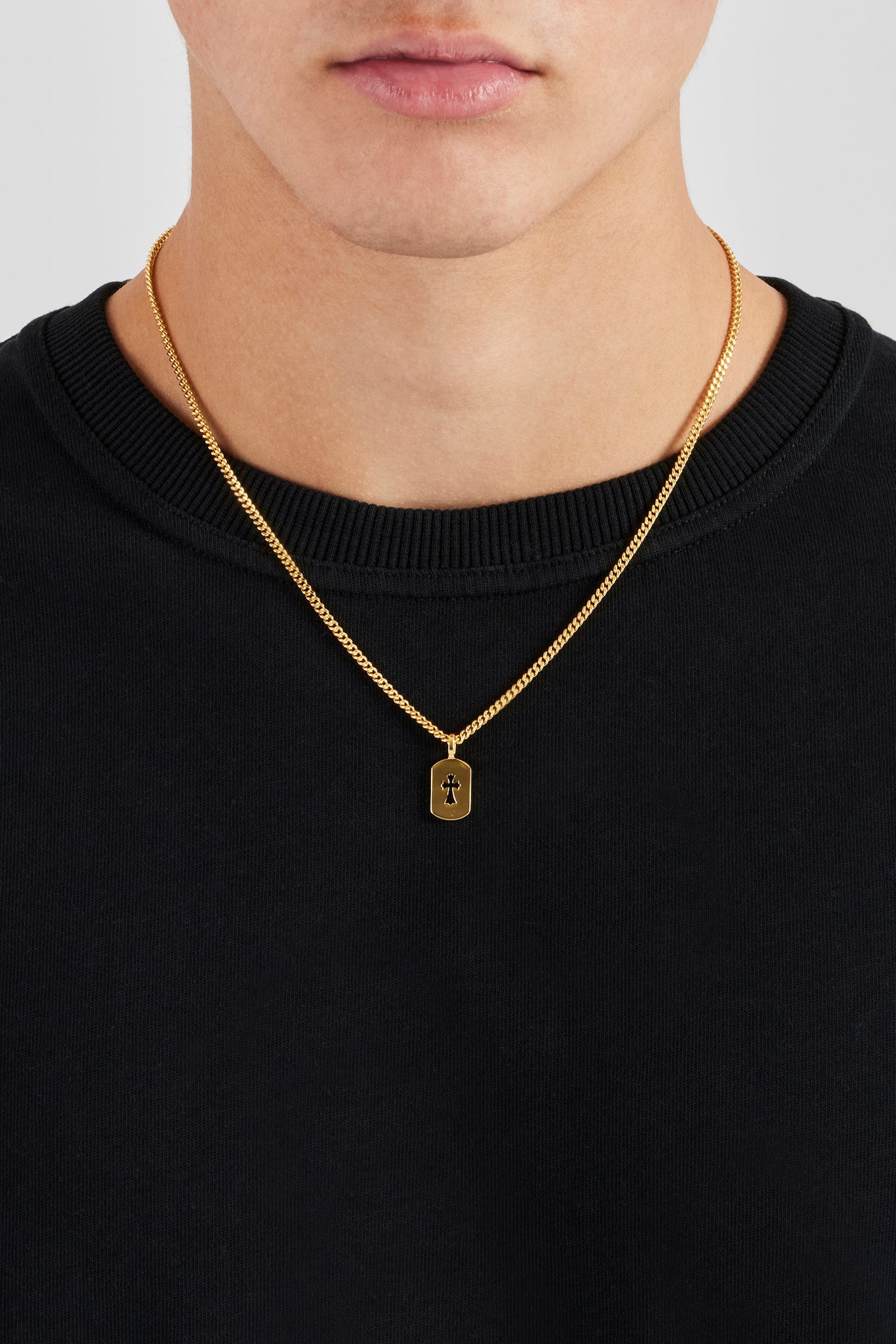 Polished Cross Outline Necklace - 15mm - Gold