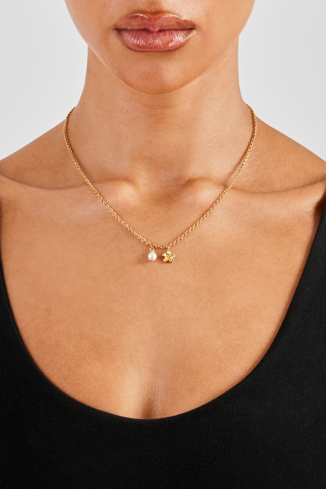 Polished Flower Pearl Necklace - 12mm