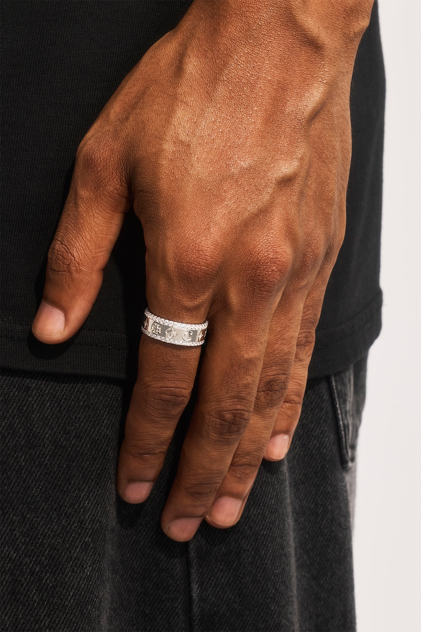 Polished Motif Outline Band Ring - 8mm