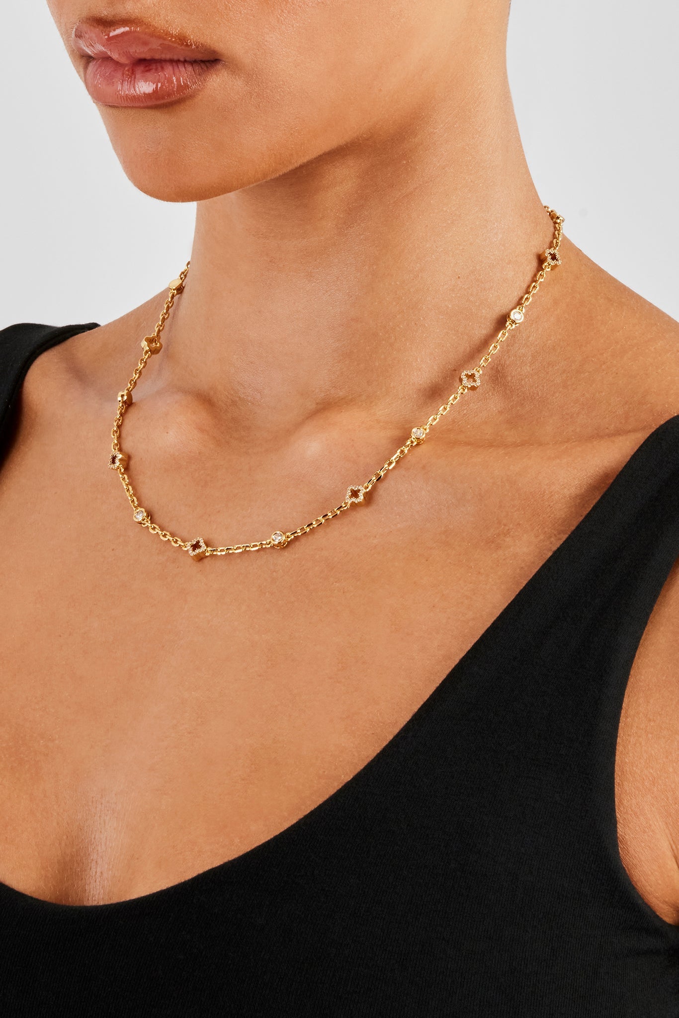 Cut Out Iced Repeat Motif Chain - 6mm