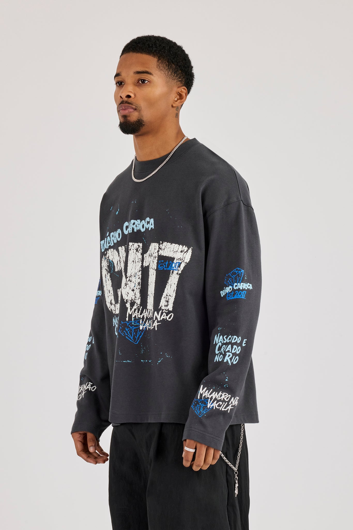 Long Sleeve CN17 Diario Carioca T-Shirt - Charcoal