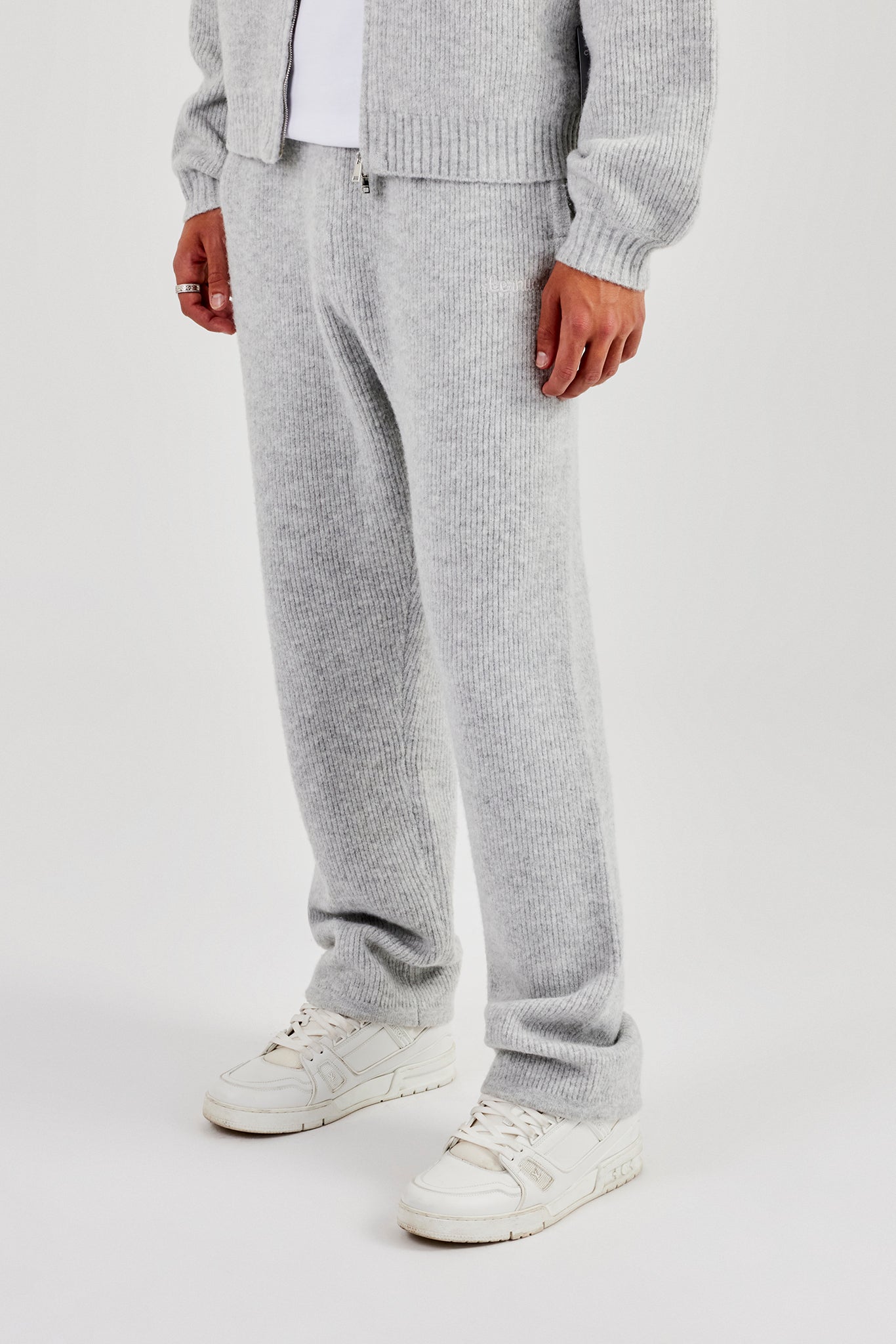 Embroidered Knitted Jogger - Light Grey