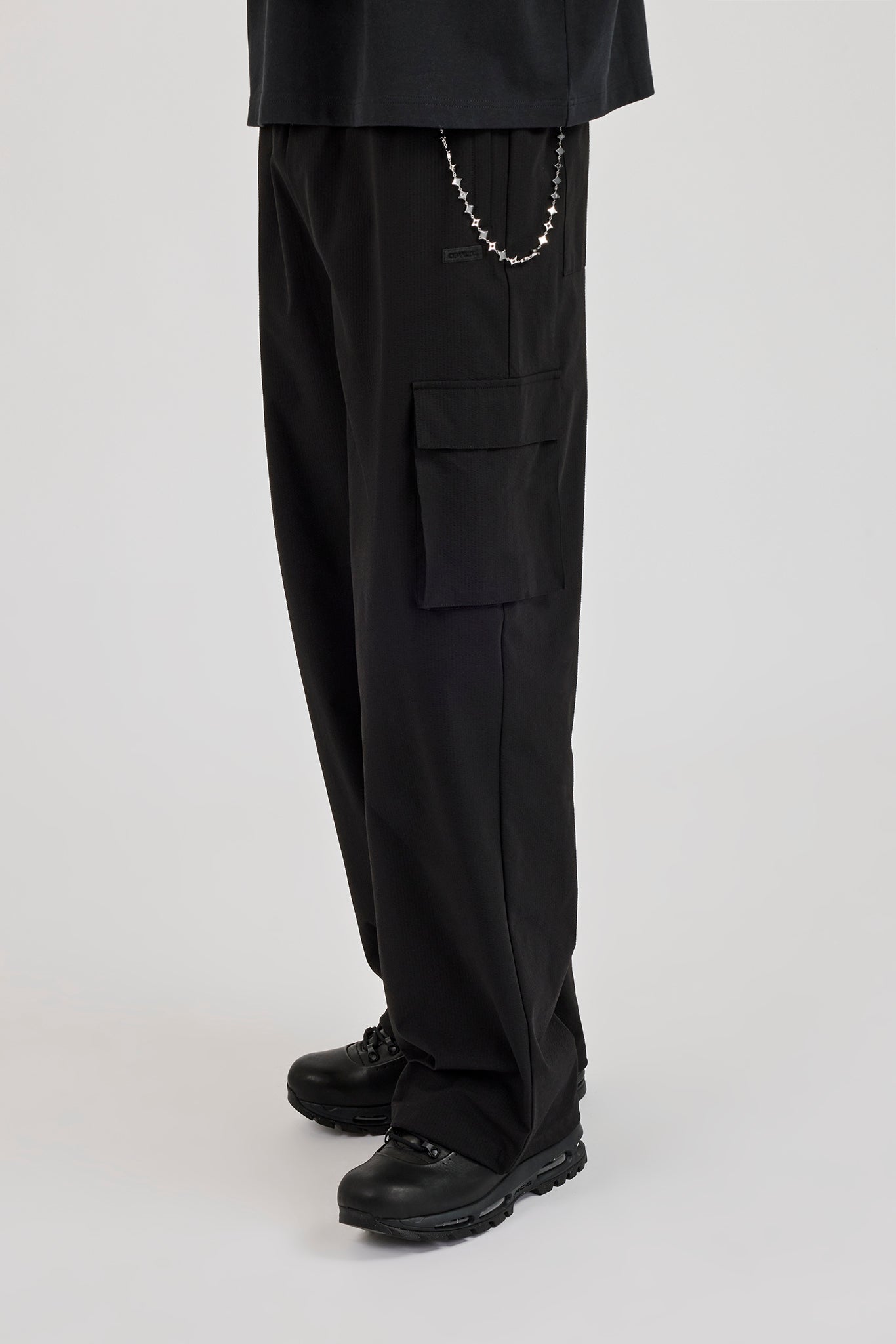 Textured Nylon Cargo Trouser & Star Outline Jean Chain - Black