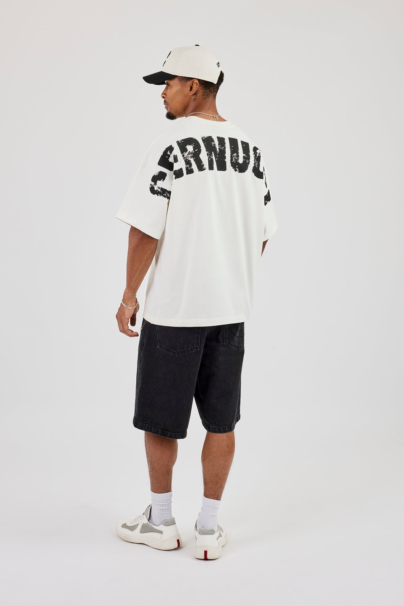 Oversized Cernucci Distressed Graphic T-Shirt - Off White