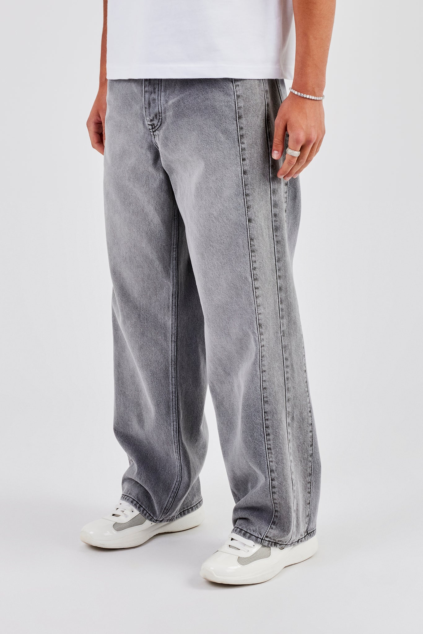   Jeans スタジャン グレー/ホワイト Panelled Baggy Jean - Washed Grey – Cernucci US
