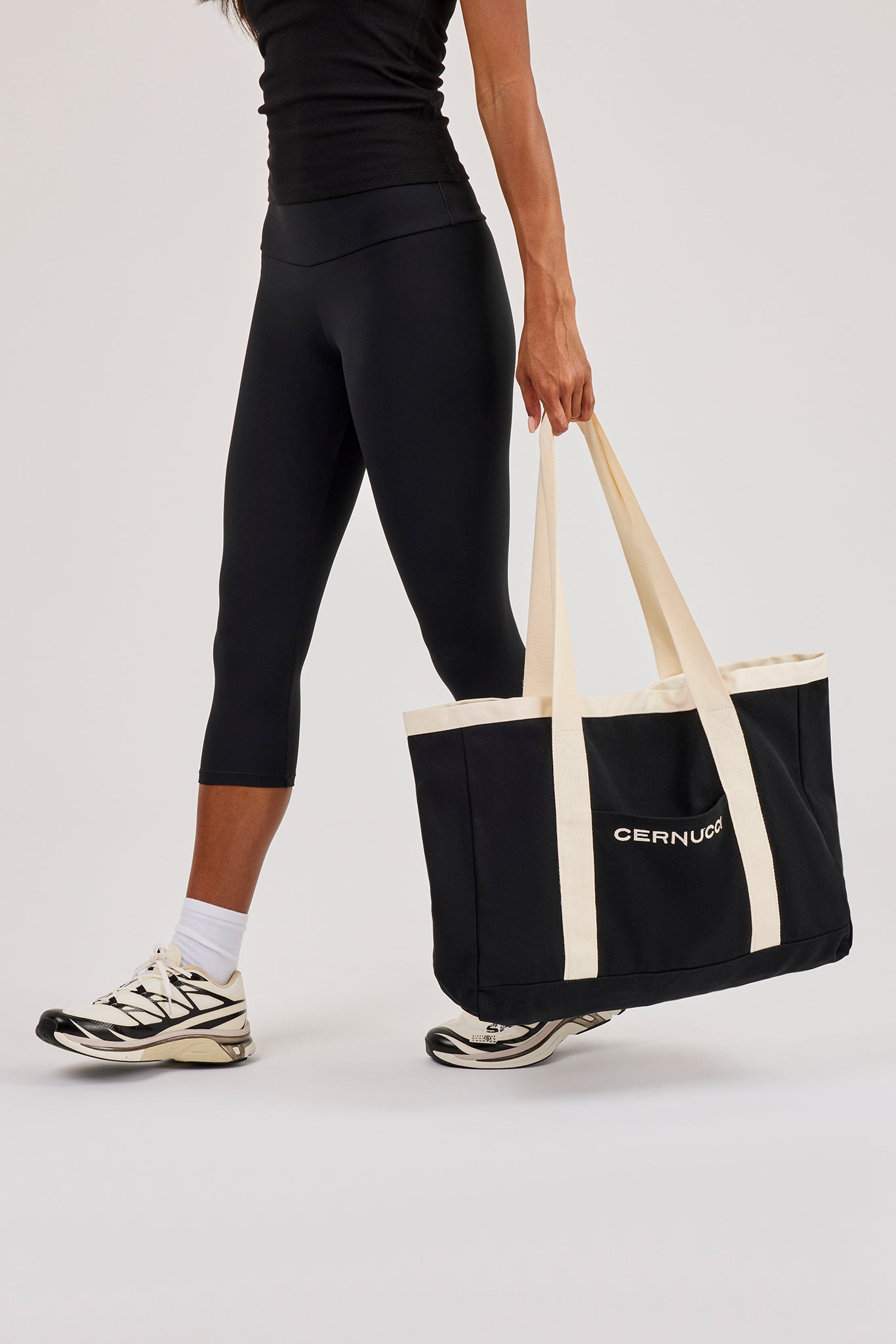 Contrast Embroidered Tote Bag - Black