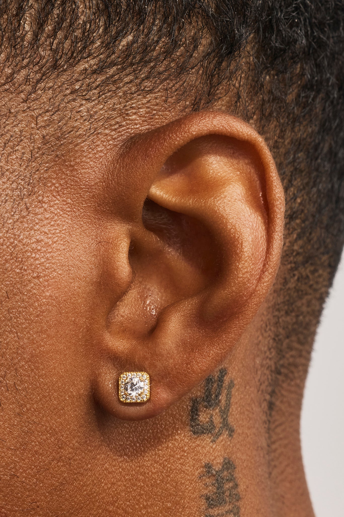 Iced Centre Square Edge Stud Earrings - 6mm - Gold