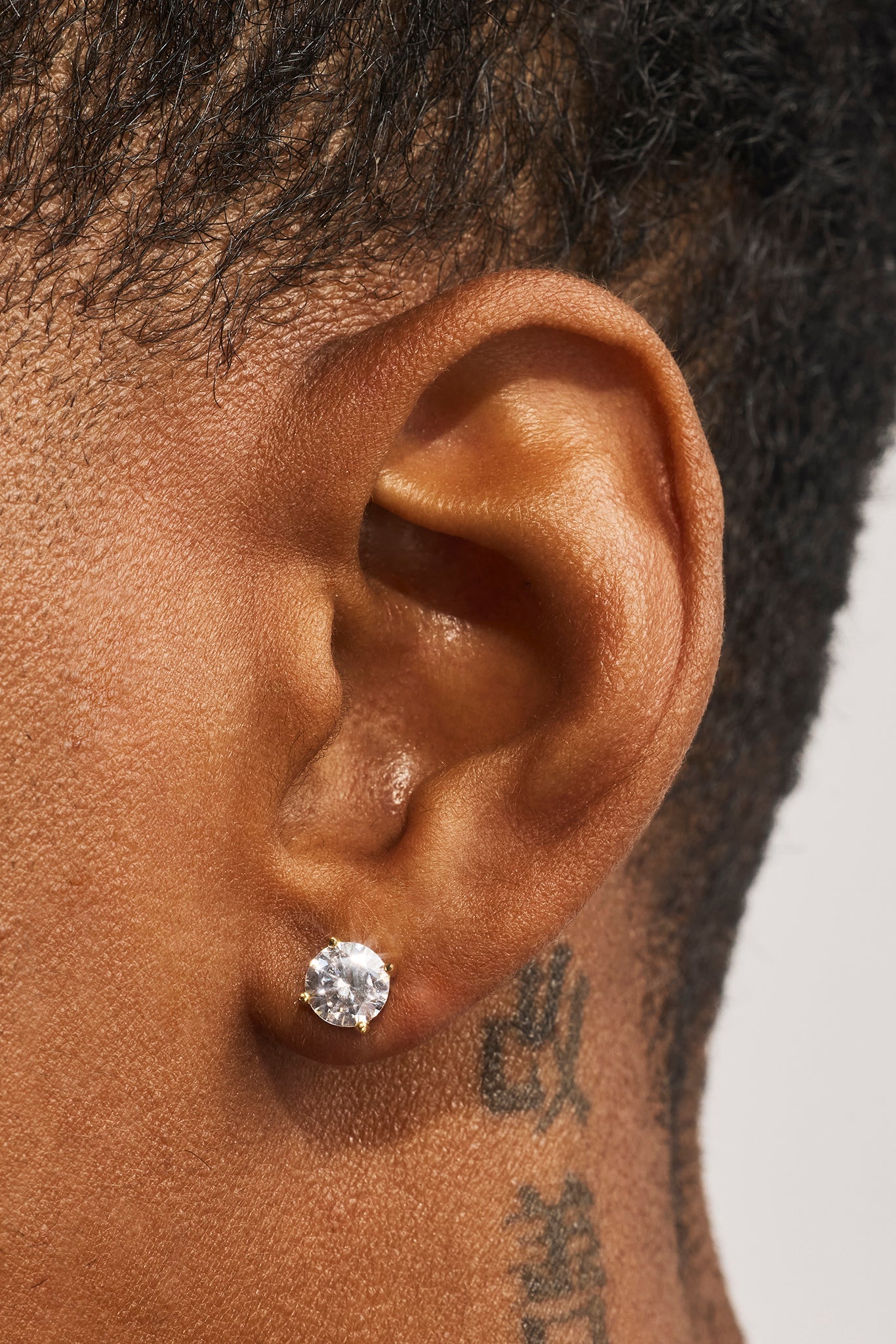 Iced Round Cut Stud Earrings - 6mm - Gold