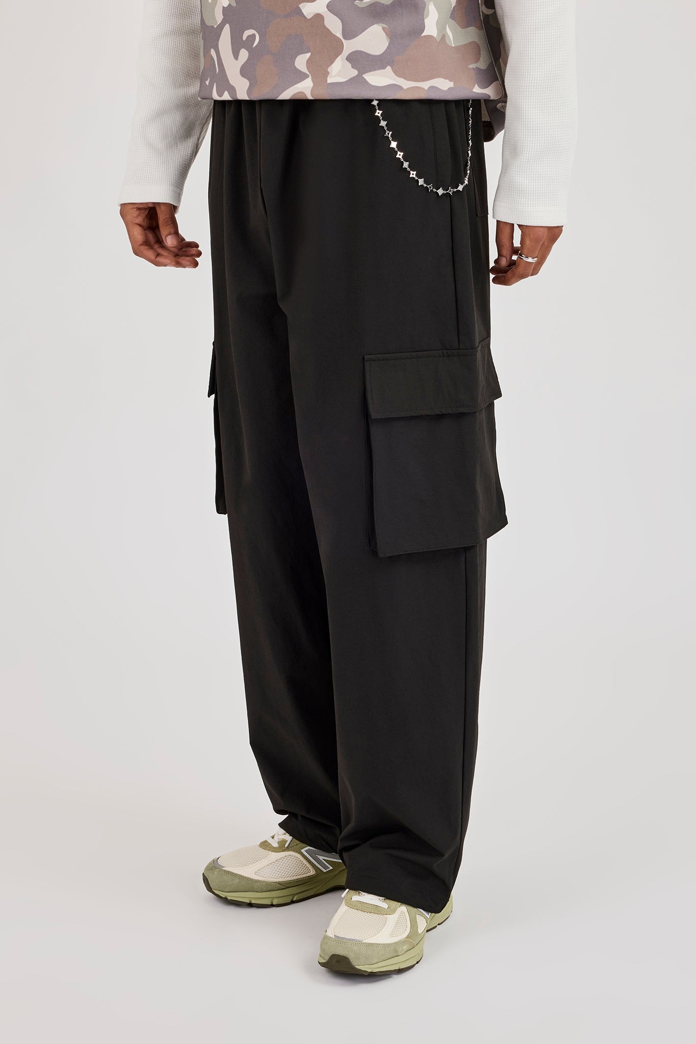Ripstop Cargo Trouser & Star Outline Jean Chain - Black