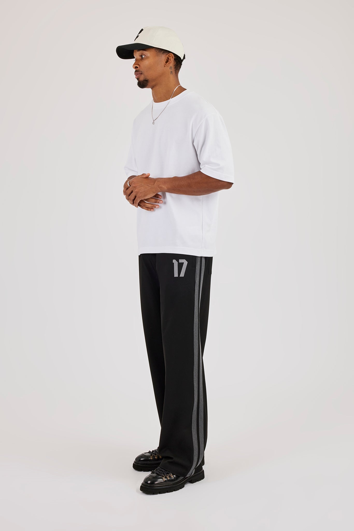 Woven Relaxed Trouser With Side Tape - Black