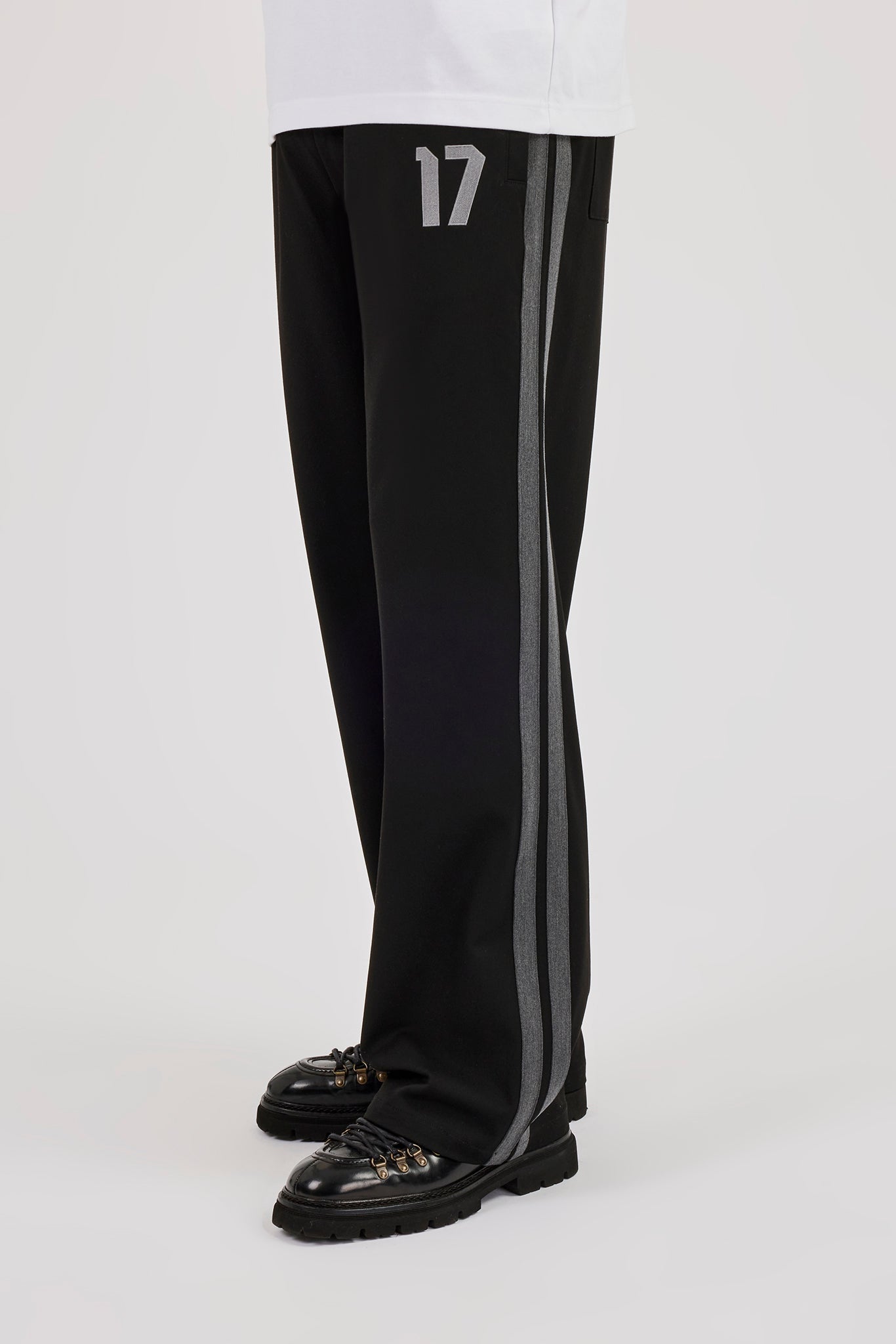 Woven Relaxed Trouser With Side Tape - Black