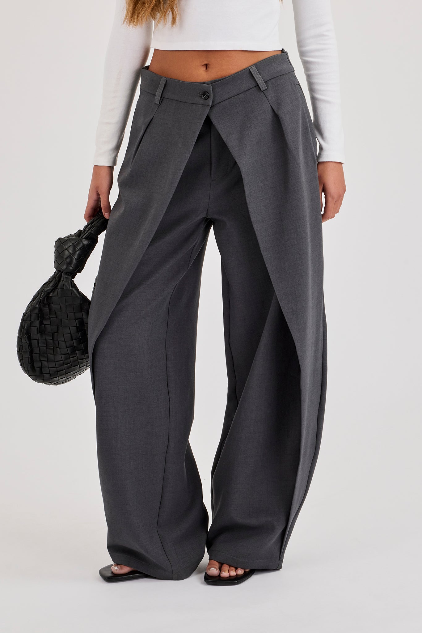 Woven Double Pleat Barrel Leg Trouser - Charcoal
