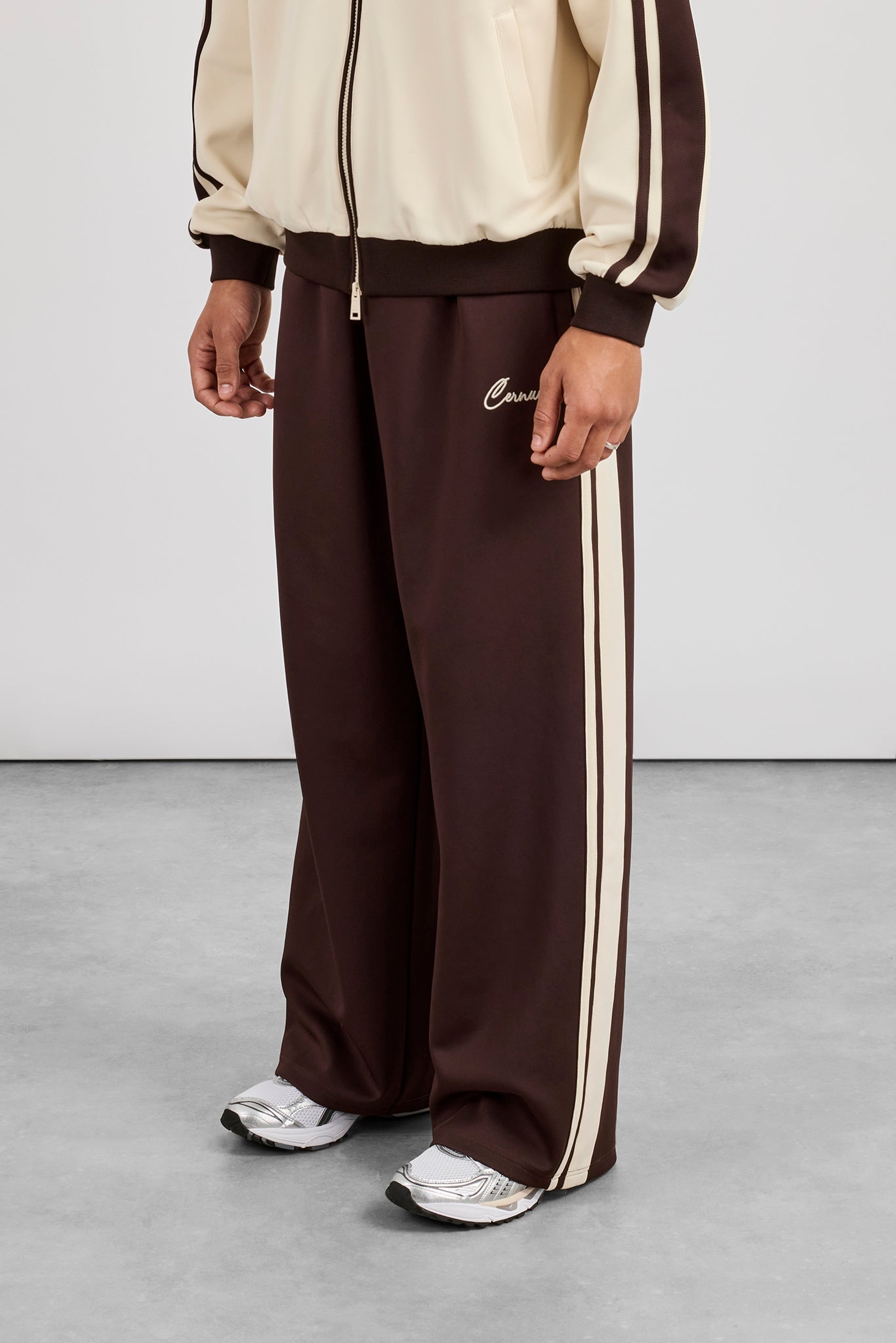 Mens Contrast Detail Baggy Track Pant - Chocolate