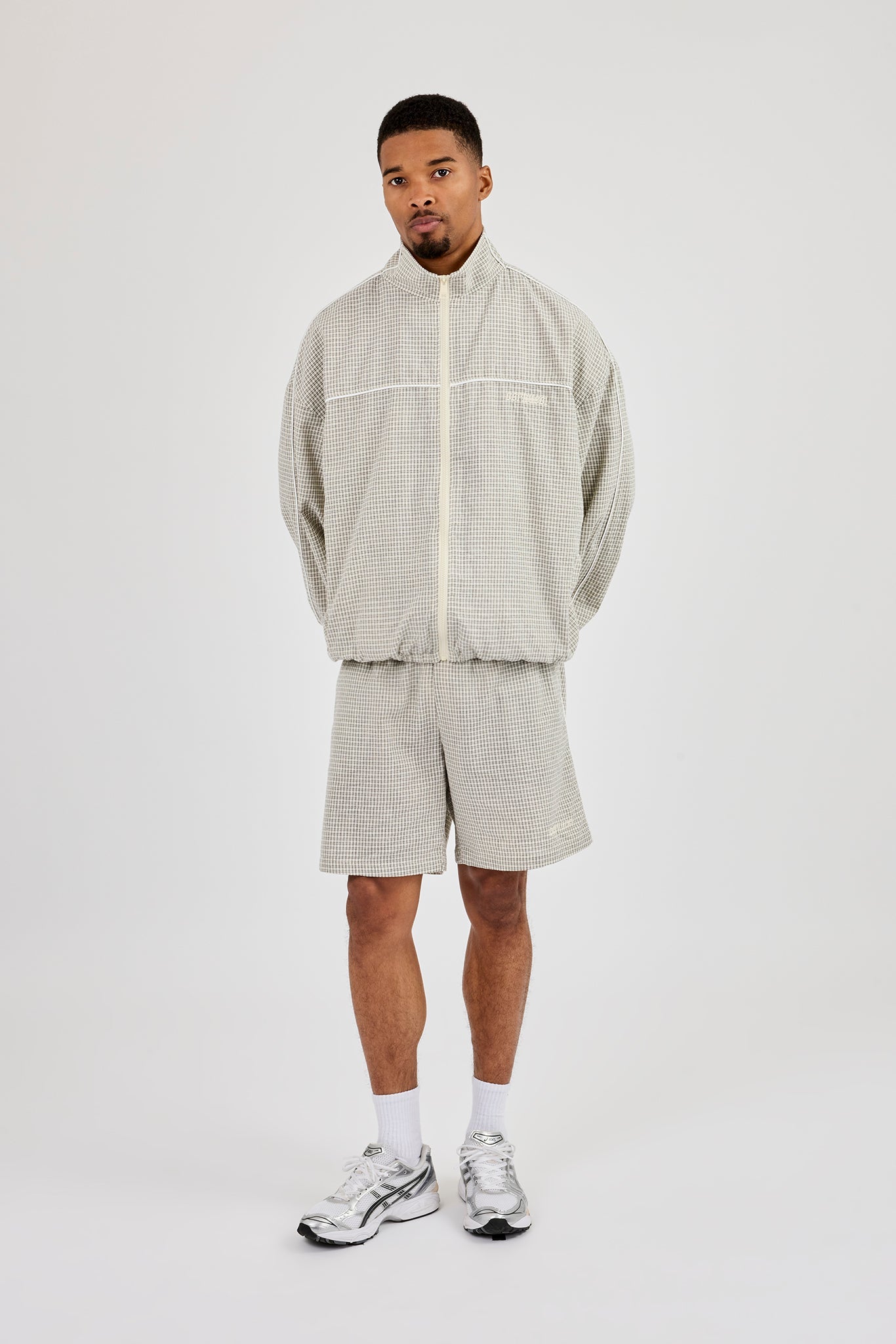 Check Relaxed Short With Piping - Off White