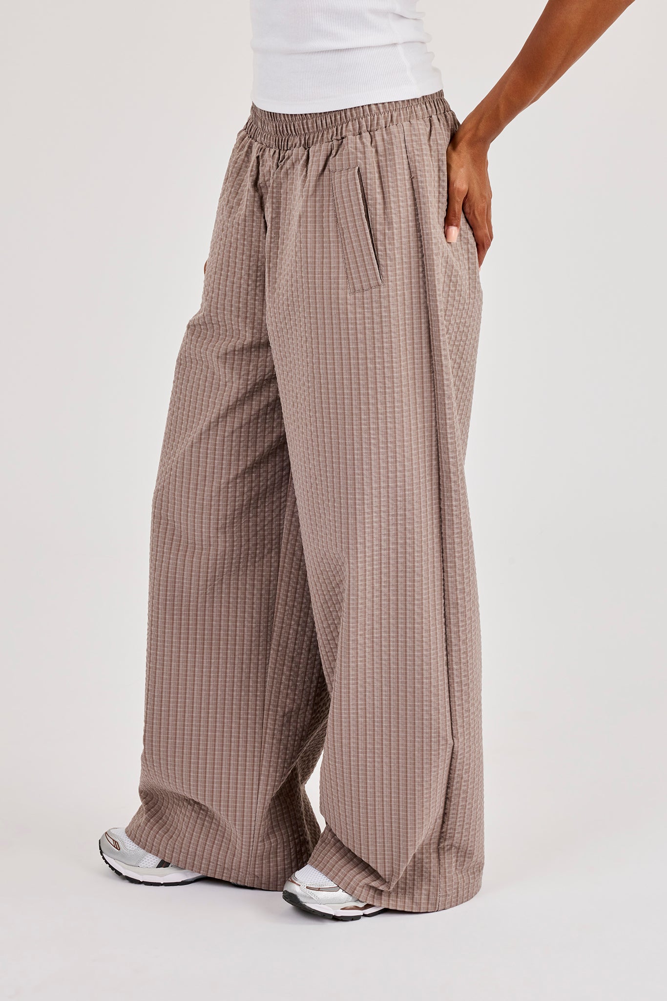 Check Nylon Jogger - Beige