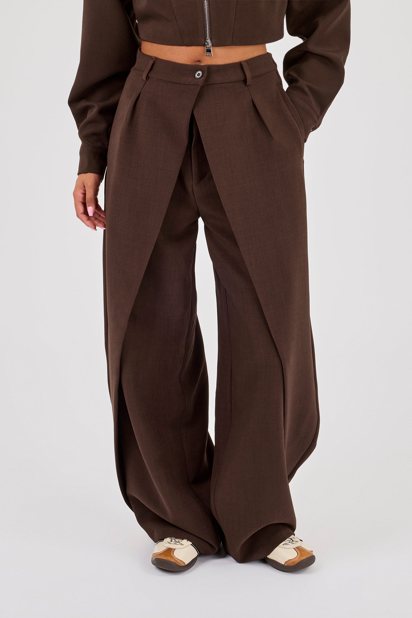 Woven Double Pleat Barrel Leg Trouser - Chocolate