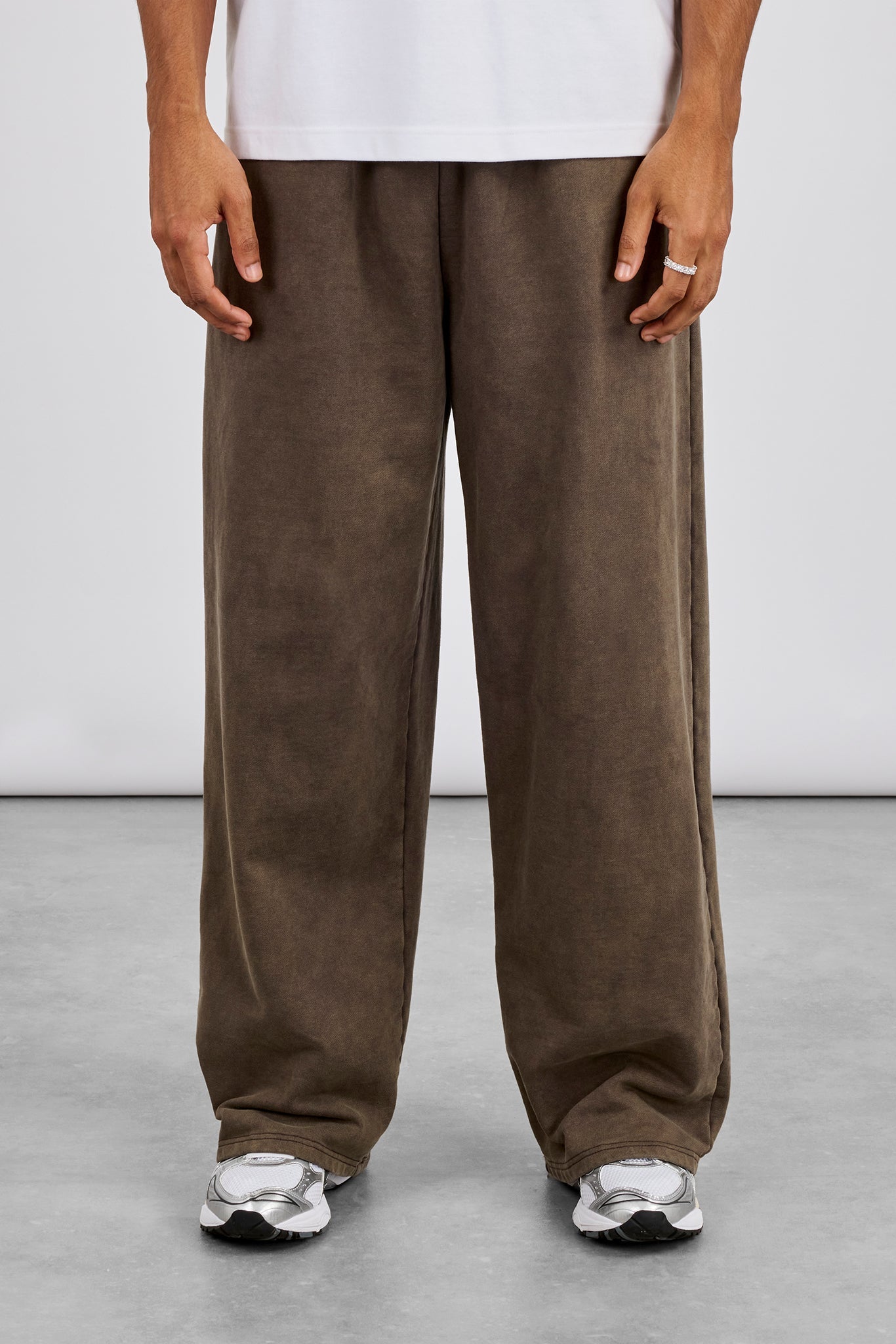 Washed Baggy Jogger - Brown