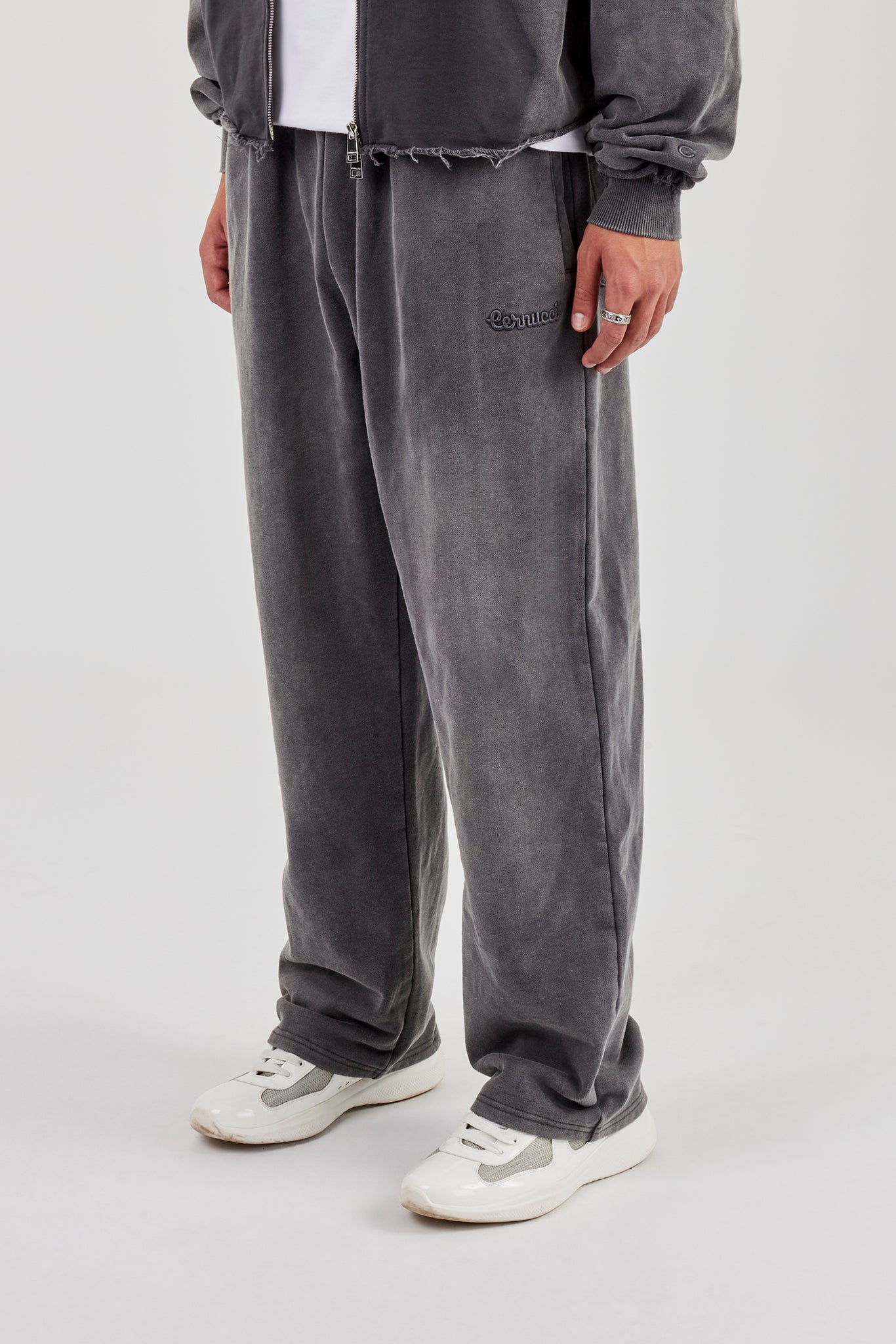 Washed Relaxed Jogger - Grey