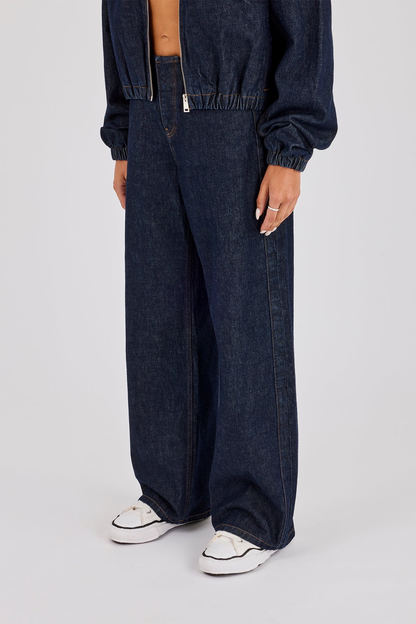 Contrast Stitch Waistband Detail Jean - Indigo