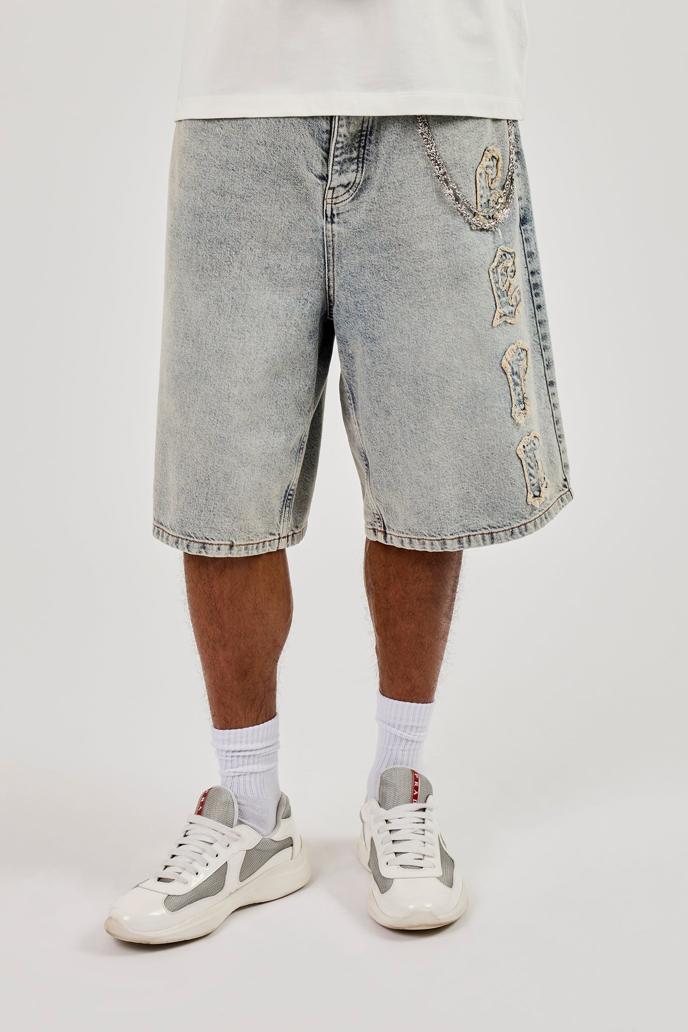 Logo Applique Denim Jorts & 10mm Polished Double Layer Cross Motif Jean Chain - Antique Wash