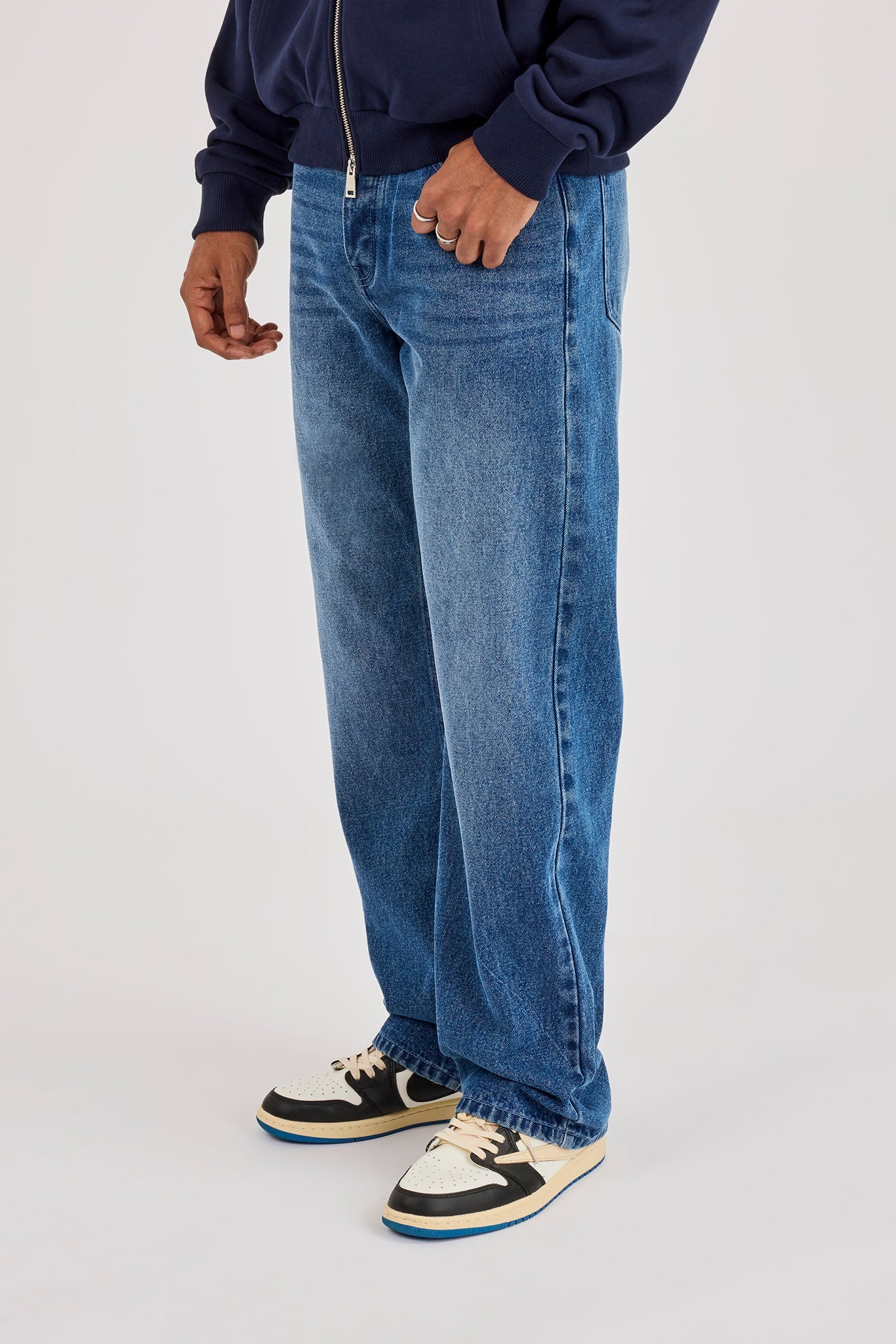 Mens Relaxed Jean - Mid Blue