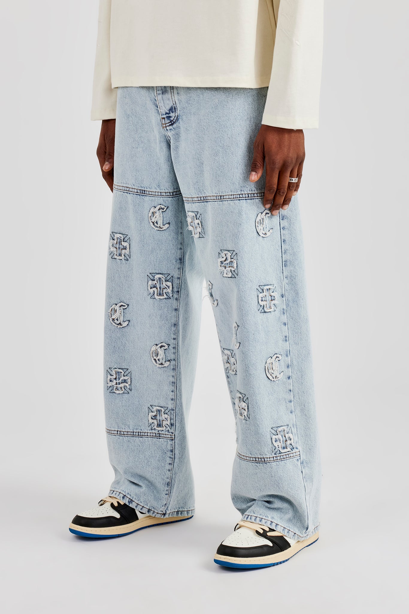 Etched Motif Baggy Fit Jean - Light Blue