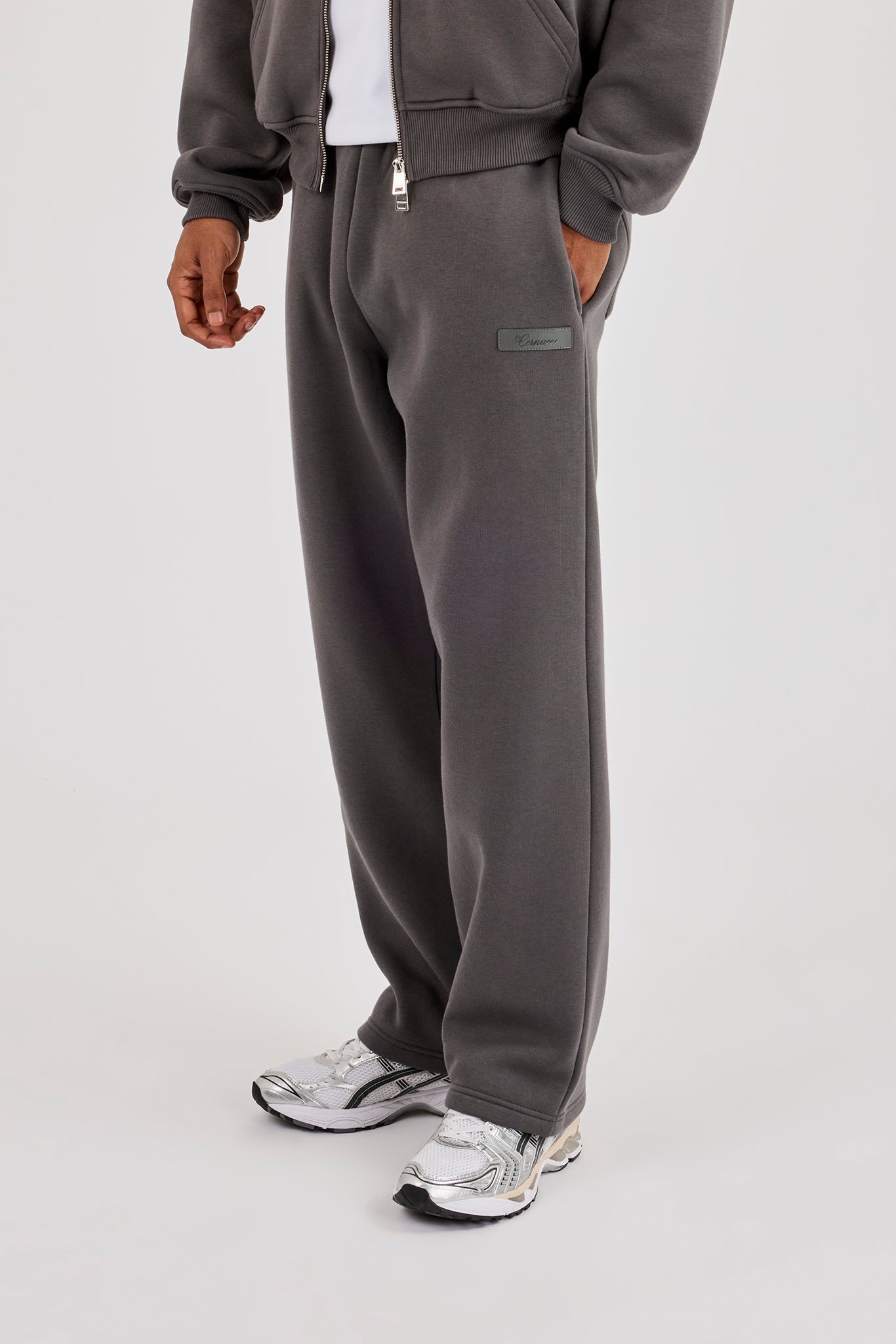 Logo Tab Relaxed Jogger - Charcoal