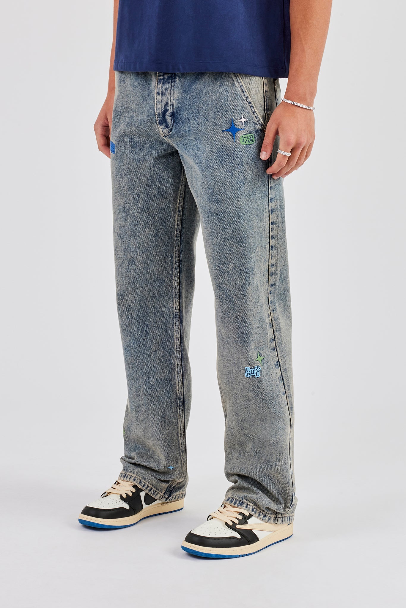Embroidered Relaxed Jeans - Antique Wash
