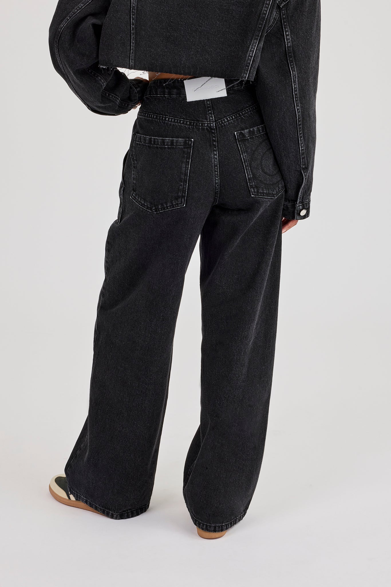 Baggy Pocket Detail Jean - Washed Black