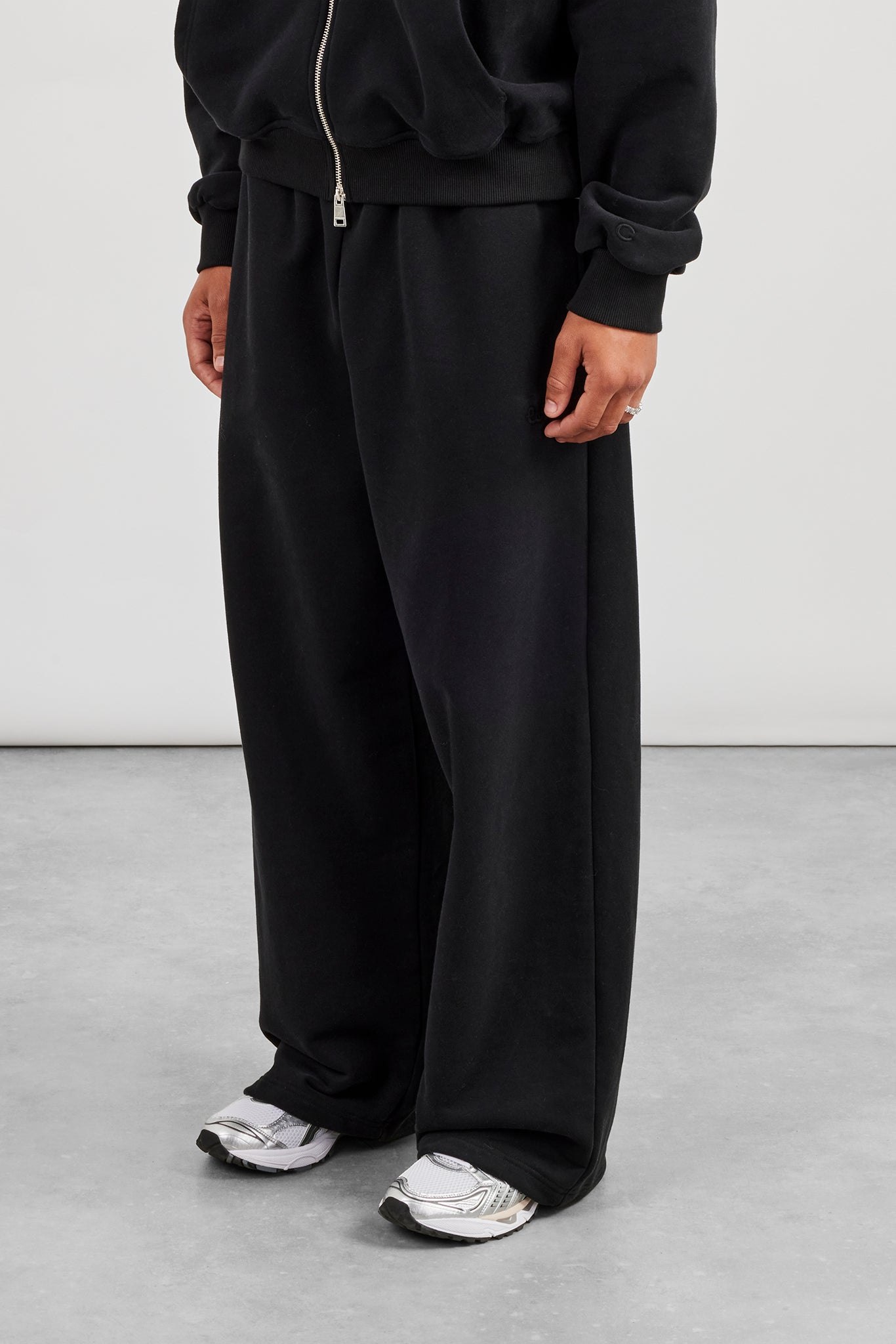 Baggy Fit Jogger - Black | Mens Joggers | Shop Plain Joggers at
