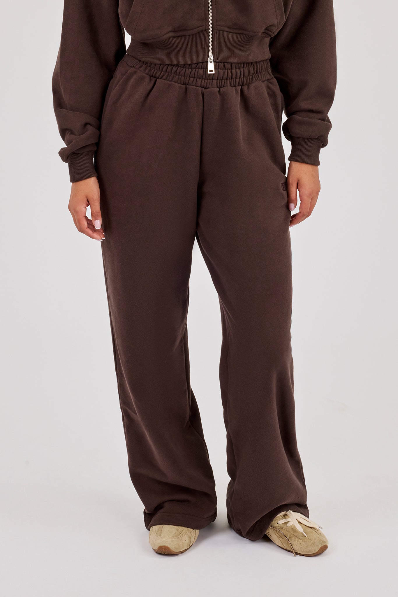 Cernucci Puff Applique Wide Leg Jogger - Chocolate