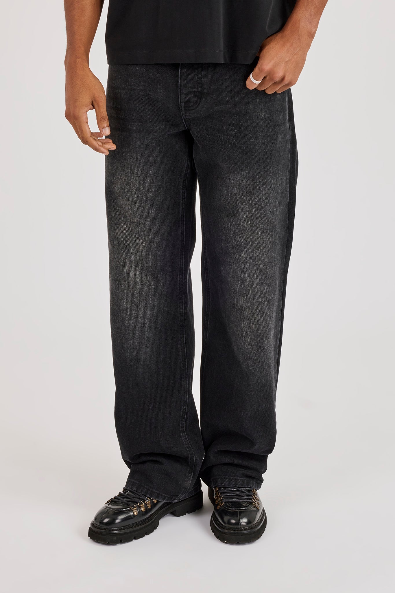 Mens Relaxed Jean - Washed Black