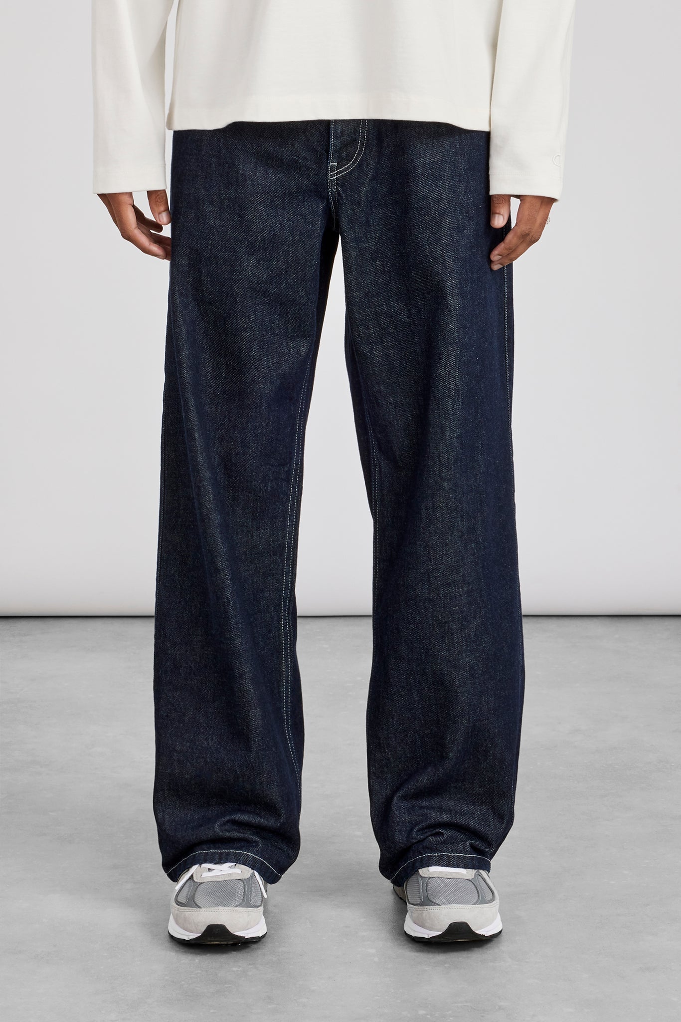 Contrast Stitch Crest Baggy Jean - Indigo