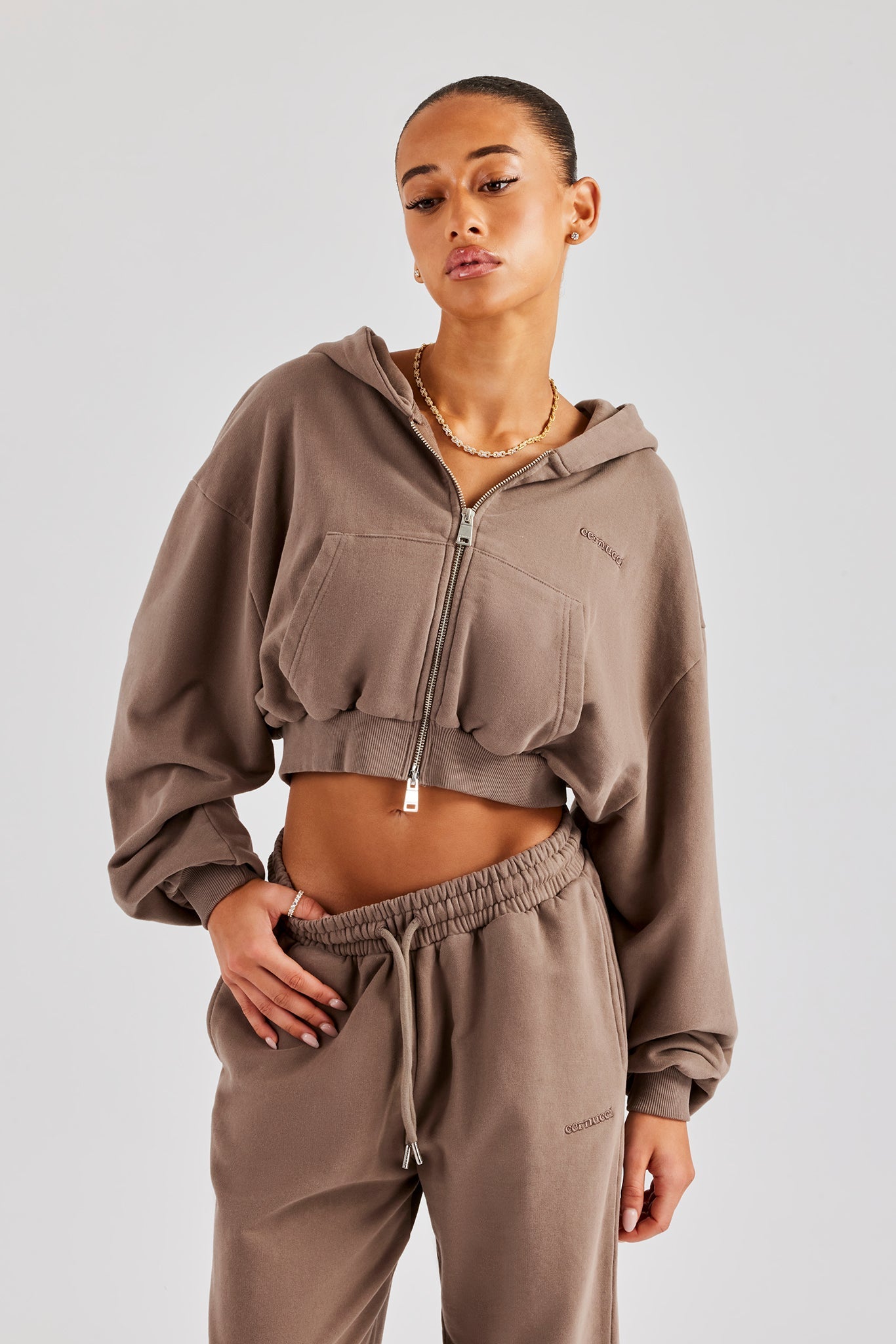 nutemperor sweat hoodieパーカー Cernucci Cropped Zip Through Hoodie - Taupe | Womens Hoodies