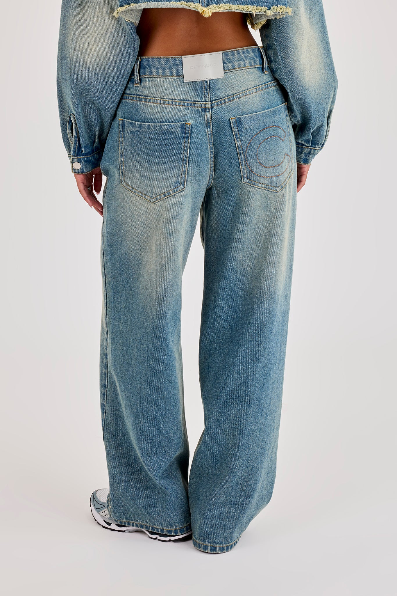 Womens Low Rise Baggy Jean - Antique Wash