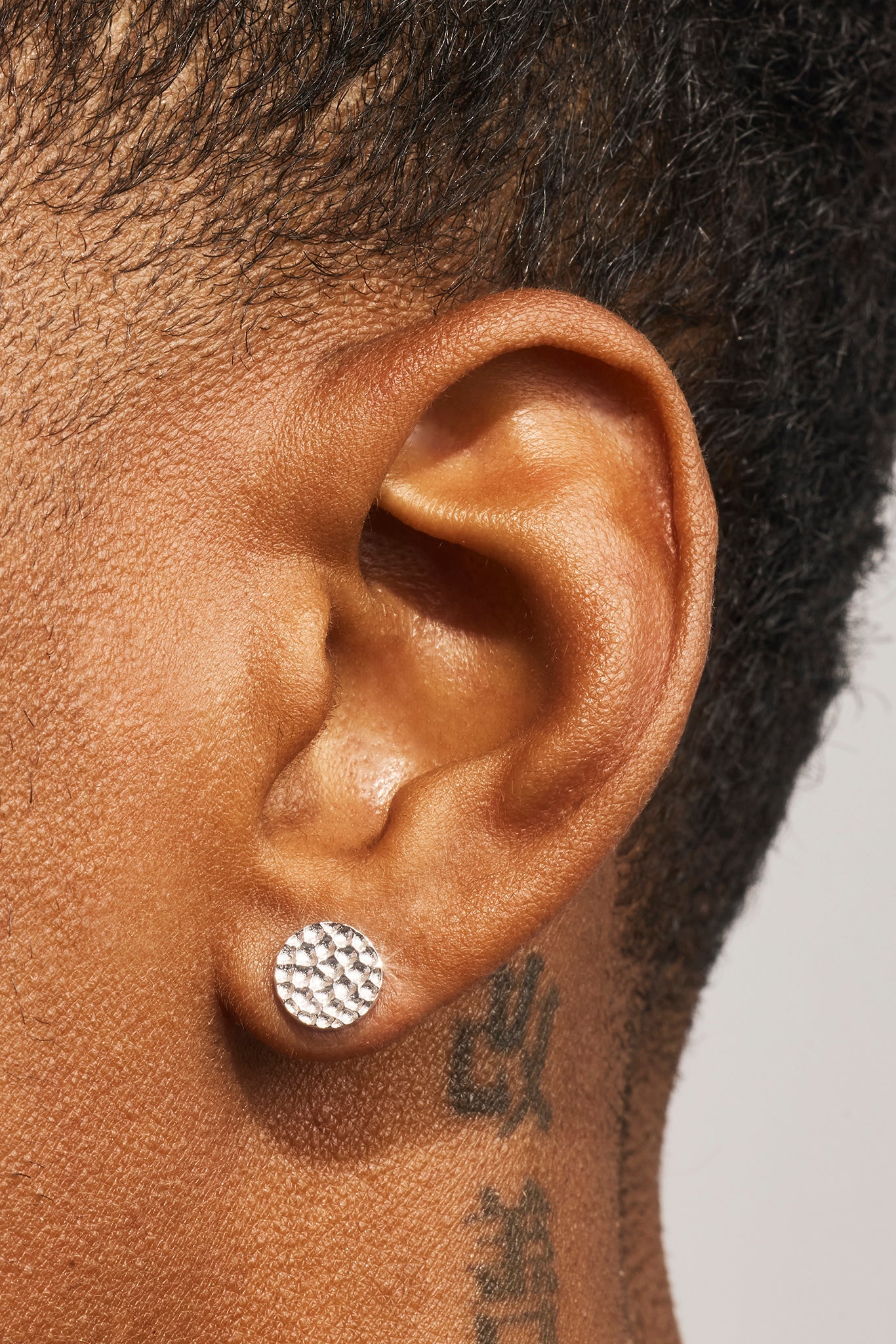 Hammered Round Stud Earrings - 8mm - White