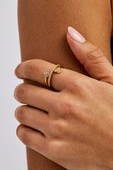 Iced Heart Twist Ring - 6mm - Gold