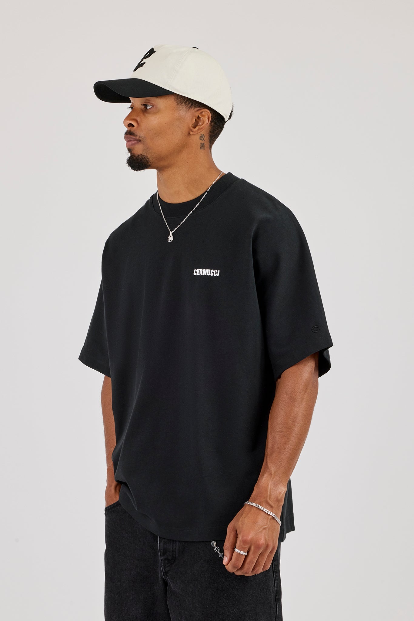 Oversized Cernucci Distressed Graphic T-Shirt - Black