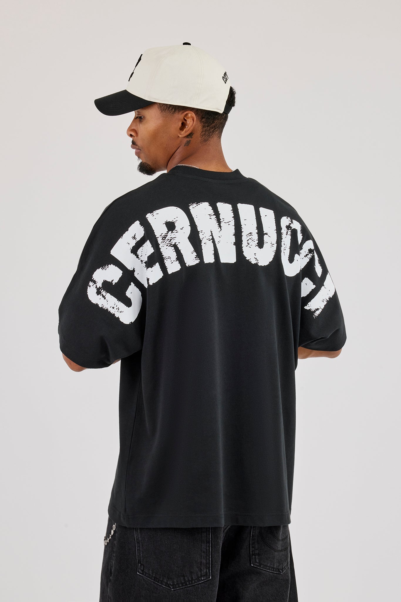 Oversized Cernucci Distressed Graphic T-Shirt - Black