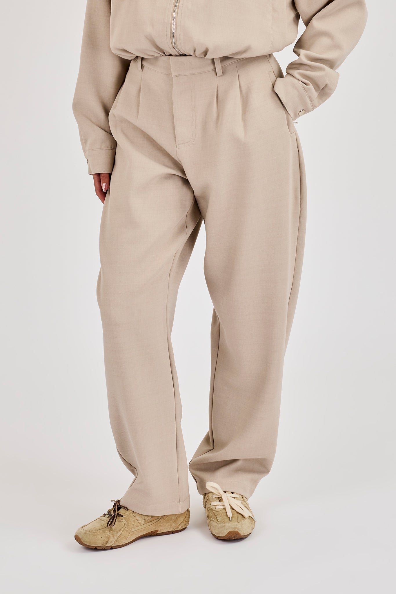 Woven Barrell Leg Trouser - Beige