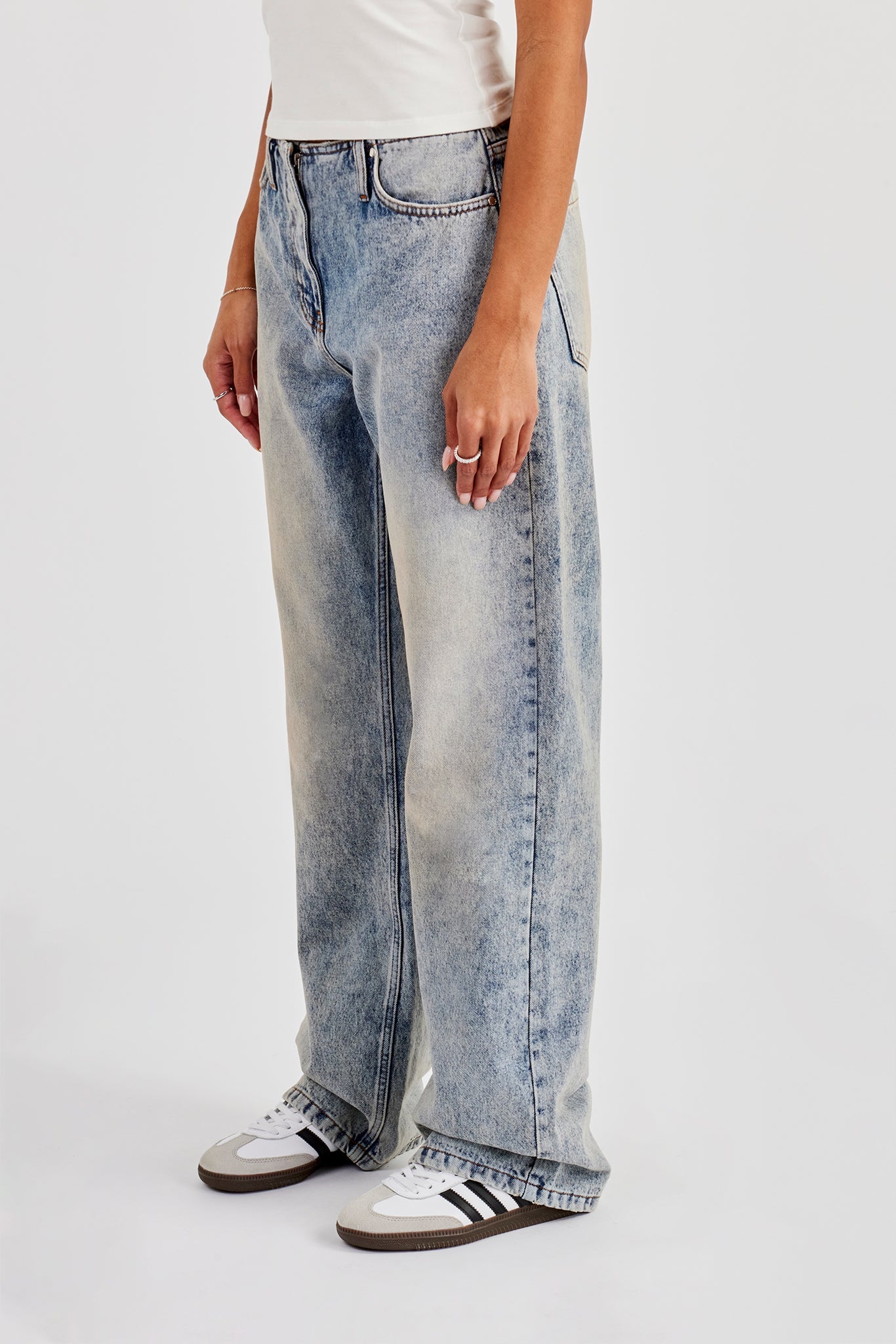 Mid Rise Relaxed Low Waistbandless Jean - Antique Wash