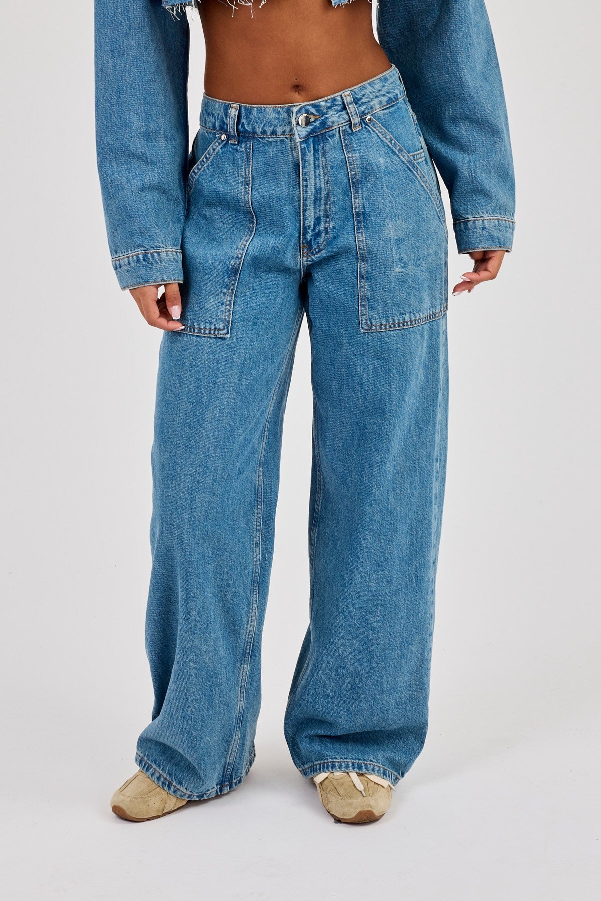 Baggy Pocket Detail Jean - Mid Blue