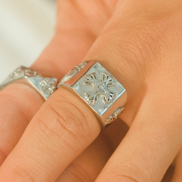 Antique Ring - White Gold