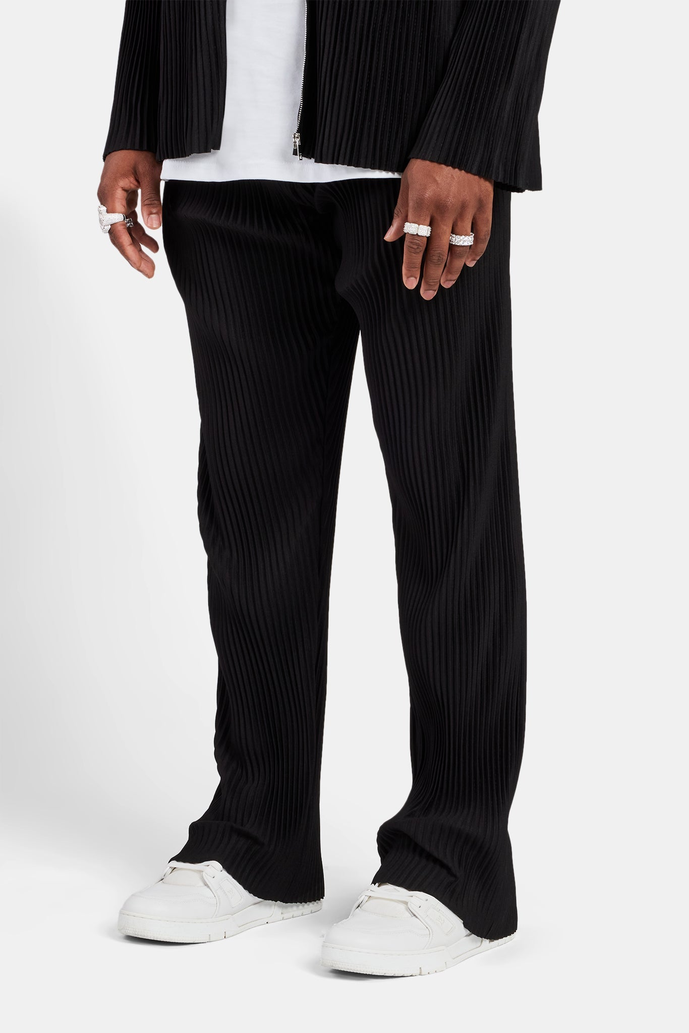 Relaxed Pleated Trouser - Black | Mens Bottoms | Shop Trousers at ...